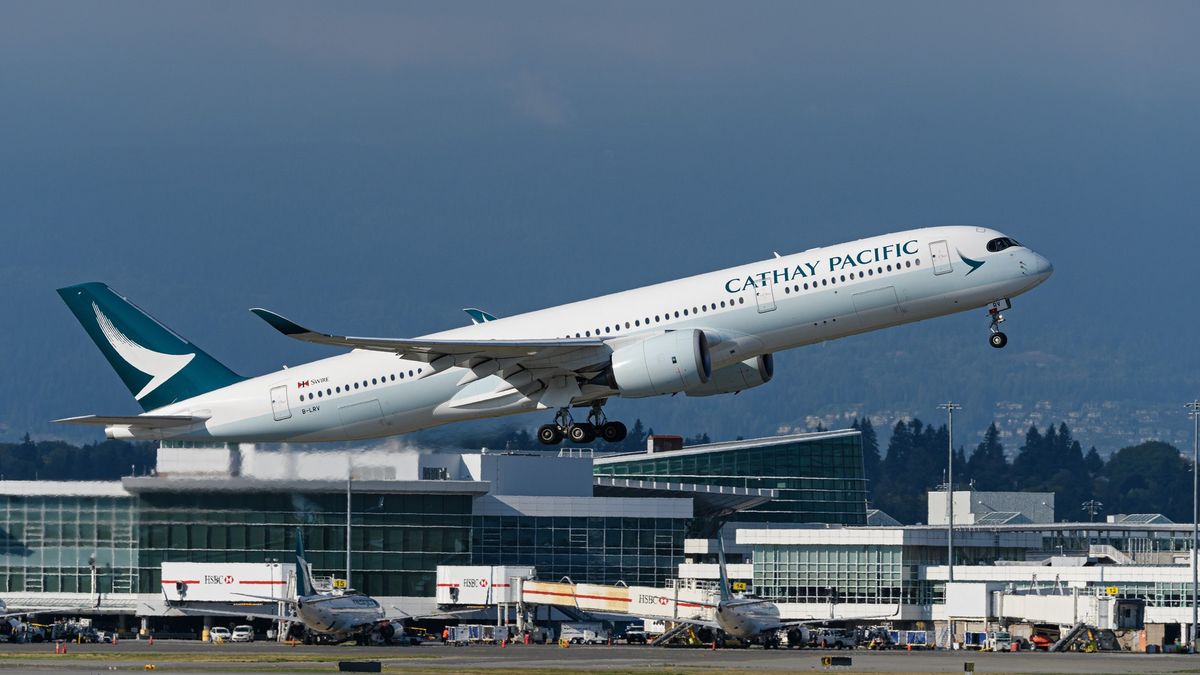 Aerolinky vyhodily tři piloty, kteří se nakazili v Německu